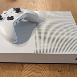 Xbox One S With 6 Games