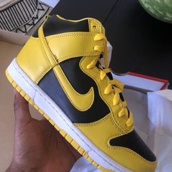Nike Dunk Maize 8.5