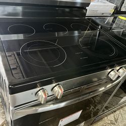 Frigidaire - 30 in. Wide 5 elements 5.3 Cu. Ft. in Stainless Steel 