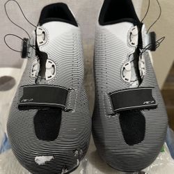 MENS SHIMANO RC7 USED CYCLING SHOES SIZE 8.9
