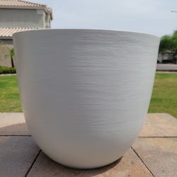 Rain Forest 15 in. Dia. x 12.5 in. H Over Cloud White Recycled Plastic Pot