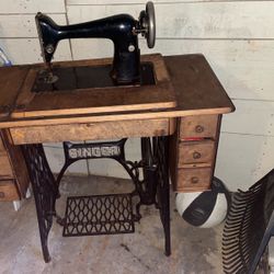 Máquina Para Coser Antigua