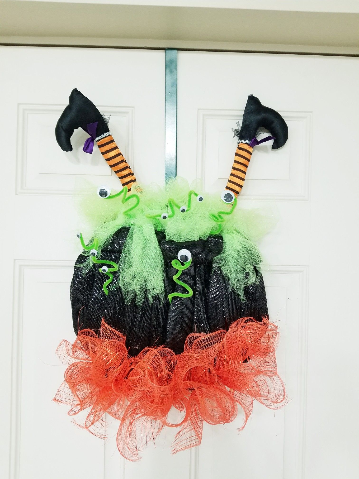 Halloween Handmade Wreath Cauldron