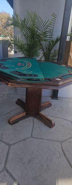 Poker table