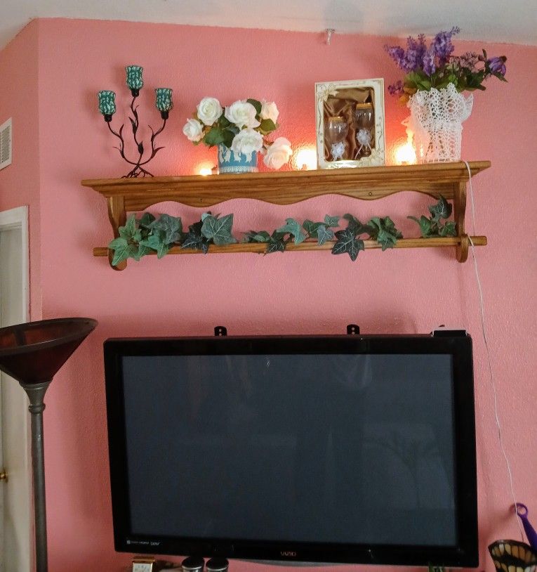 Wall Rack / Display Shelf/ Plate Rack