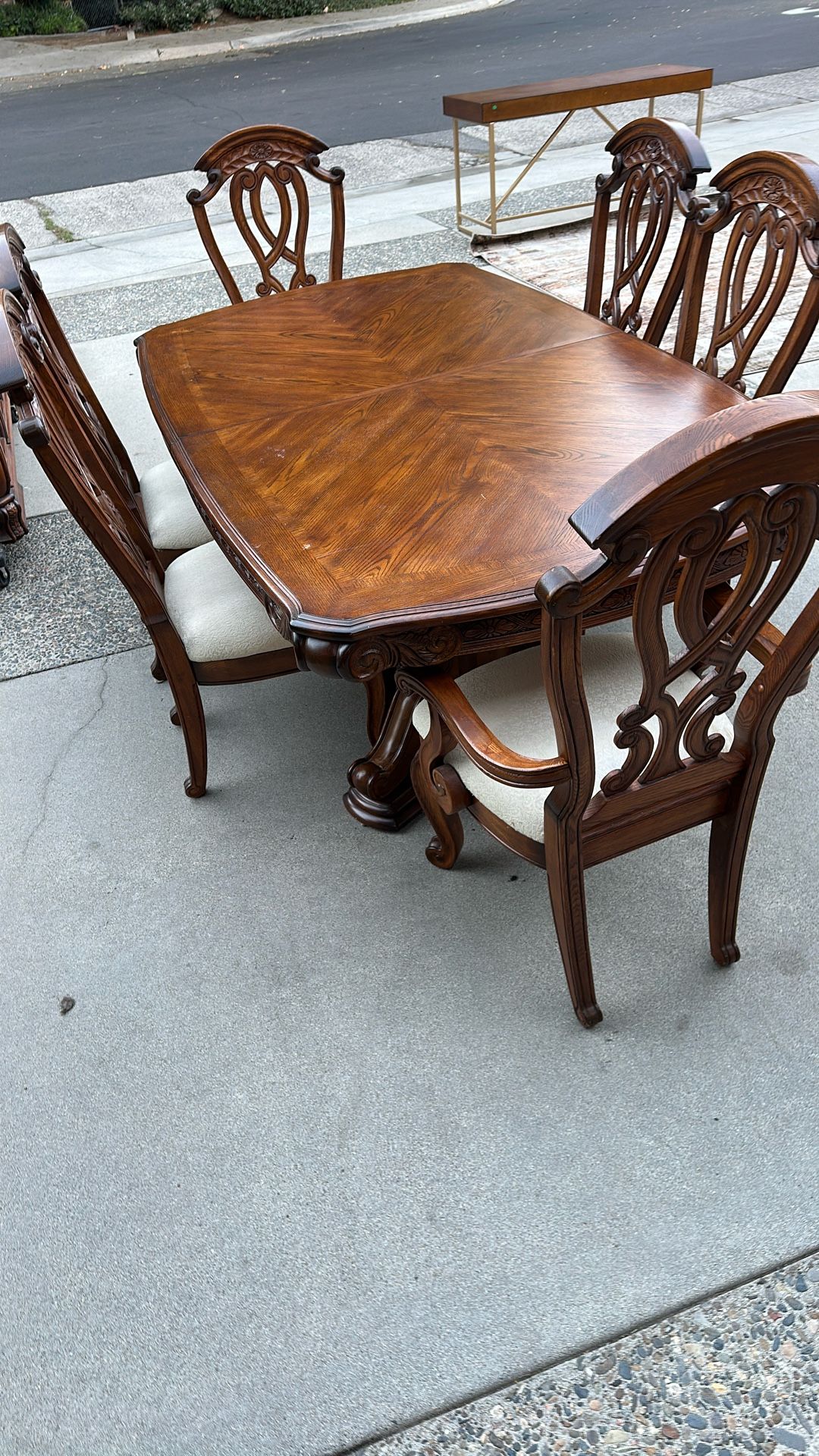 Dinning Room Table 