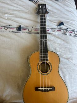 Mitchell Tan ukulele