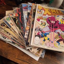 Lot Of 25 COMICS - DC, MARVEL, AND MORE