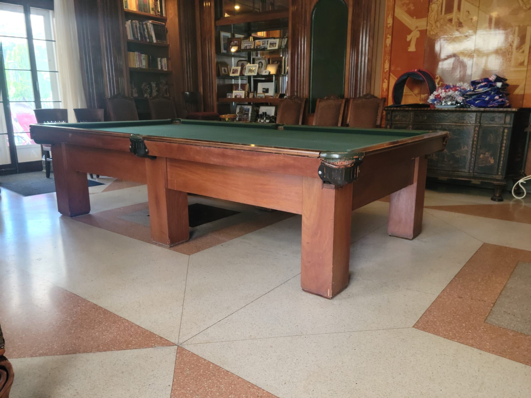Atlantic Billiard Table Co. Classic Billiard Table 