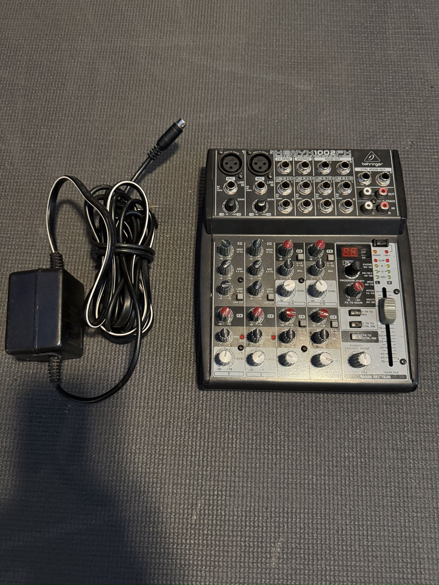 10 Channel Mixer Xenix 1002fx