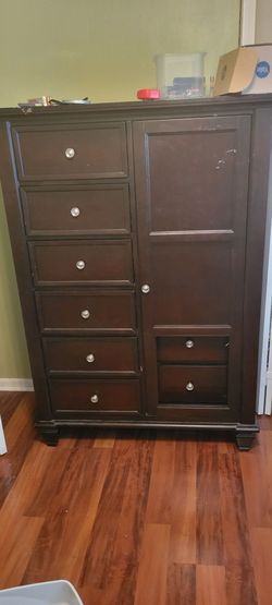 Solid wood wardrobe-see description