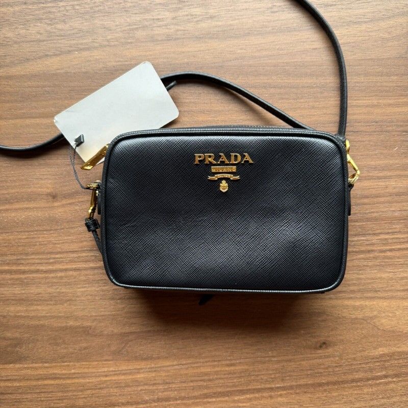 𝐏𝐫𝐚𝐝𝐚 Saffiano Camera Crossbody Bag Black
