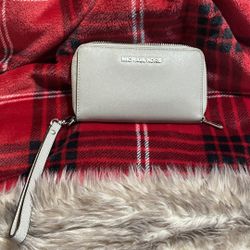 Michael Kors Wristlet 