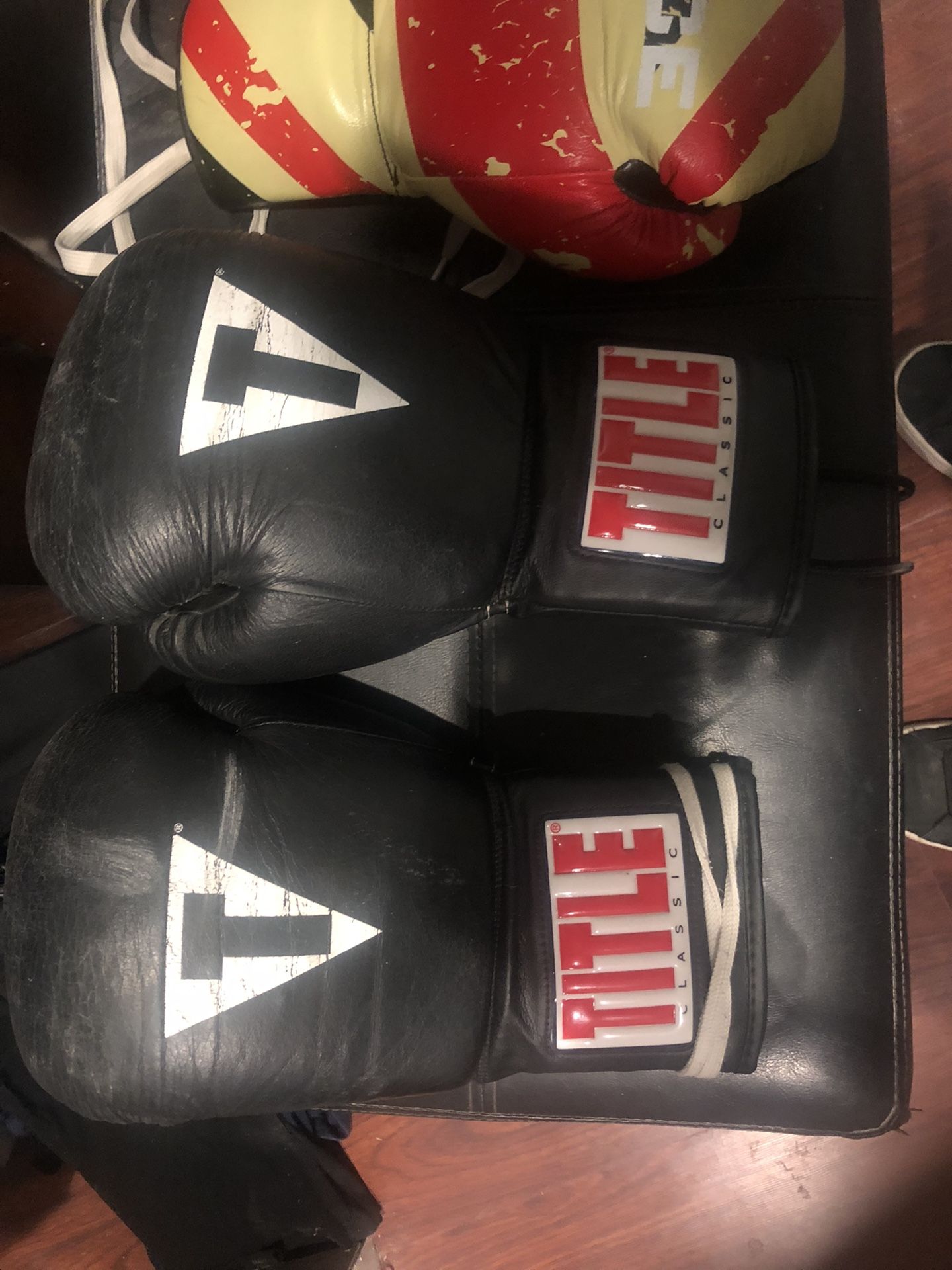 Boxing Glovez (16oz)