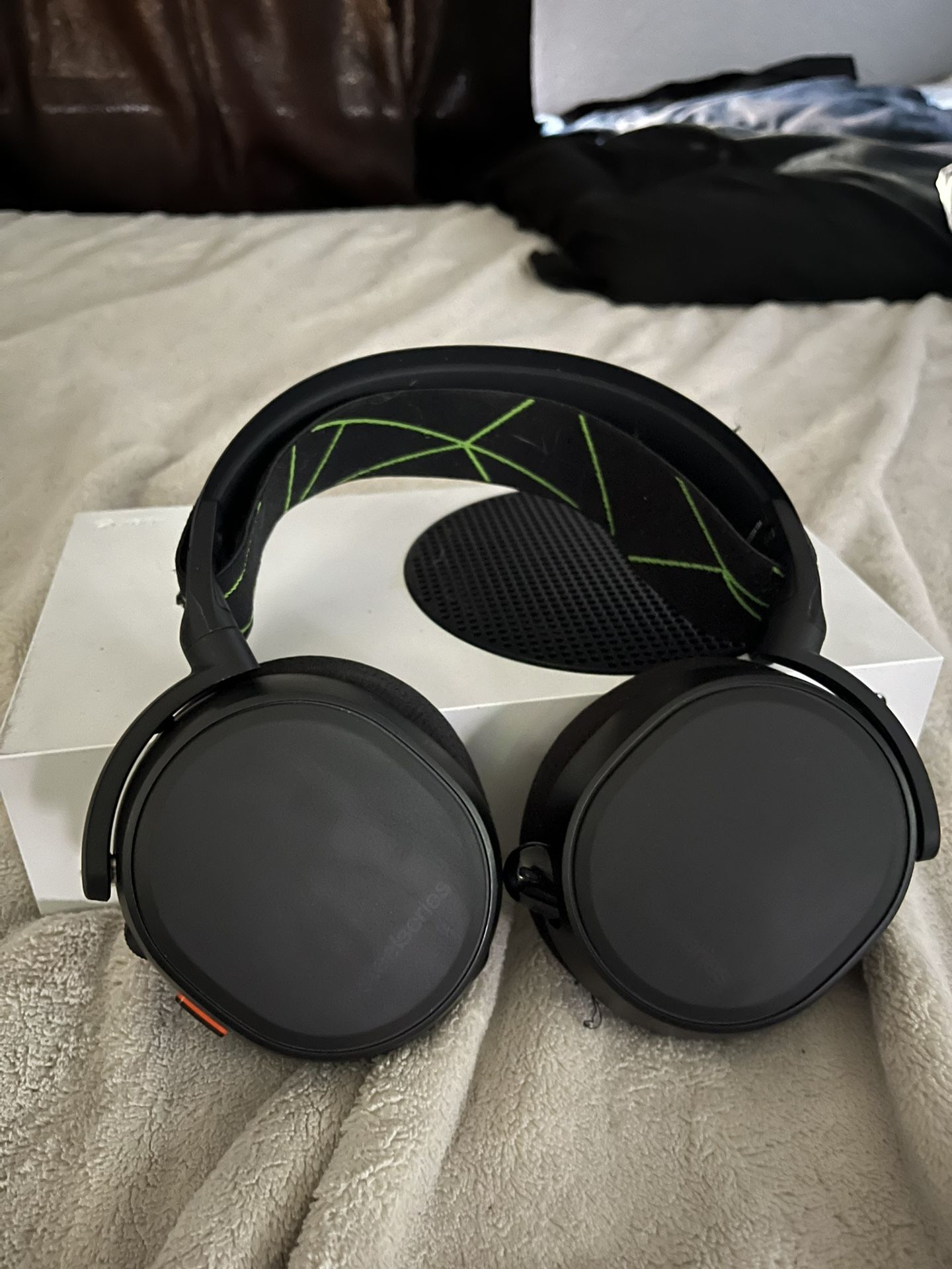 Arctis 9X