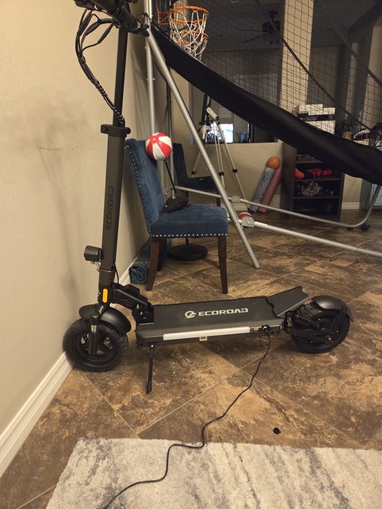 E Scooter 31 mph 31 Mile Range (Trade For Ebike