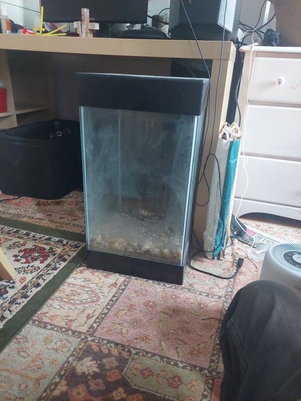 Aqueon 15gal Aquarium w/ Light