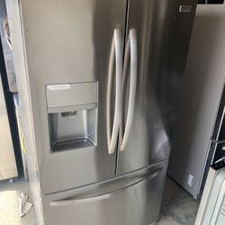 Frigidaire Refrigerator 