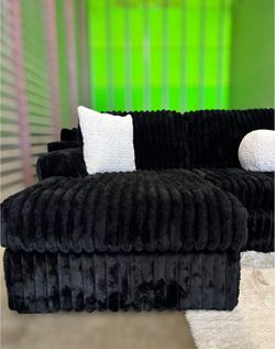 Nice Sectional sofa couch (DELIVERY AVAILABLE)