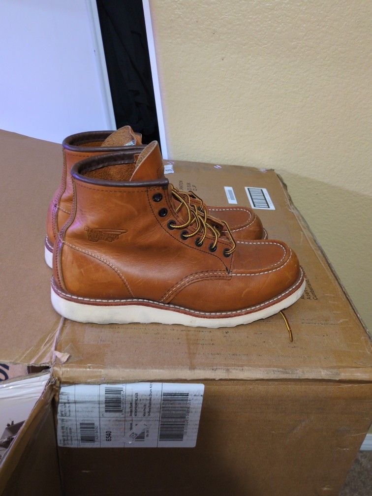 Red Wing Shoes Size 9 US