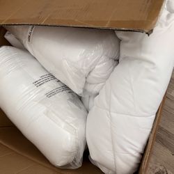 Silk And Snow Bed Sheet And Duvet W Pillows