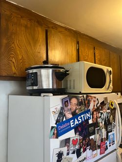 Cream Retro microwave