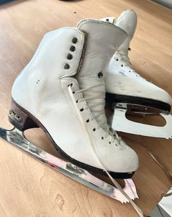 Harlick Figure Skates with MK gold star blades size 6.5