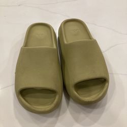 Yeezy Slide Resin