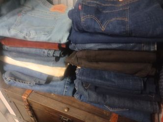 20 PAIRS OF PLUS SIZE BARELY WORN REAL!! LEVI JEANS