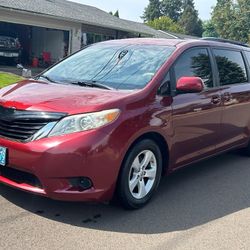 2011 Toyota Sienna