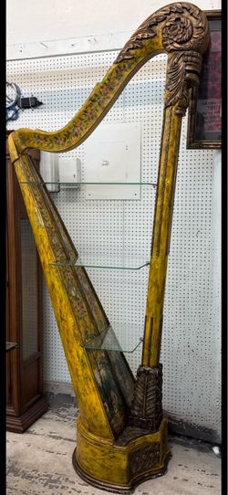Harp shaped shelf