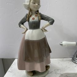 Lladro Dutch Girl Figurine  10 Inches 