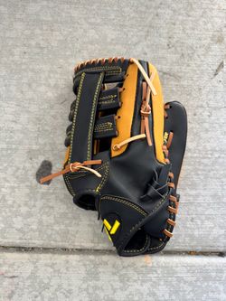 DL left hand baseball glove