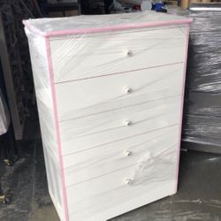 NEW 5 Drawer Dresser