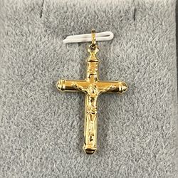 Cross Pendant in 14K Yellow Gold 1.9 Grams ( Newly Polished )
