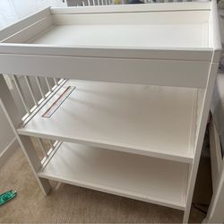Changing table+ Changing pad