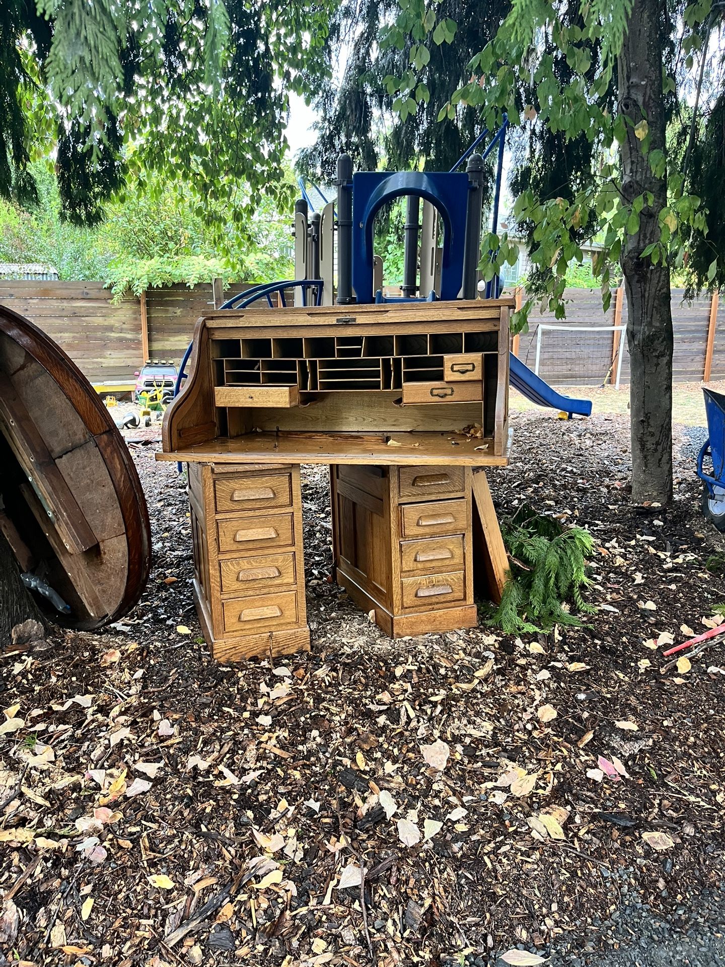 Antique Roll top Desk - FREE