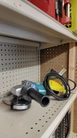MAKITA WHEEL SIZE 4-1/2"  (O 115 mm) GRINDER