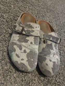 Birkenstock ( Cow Print Slipped) (USED)