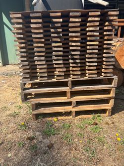 Free wood pallets