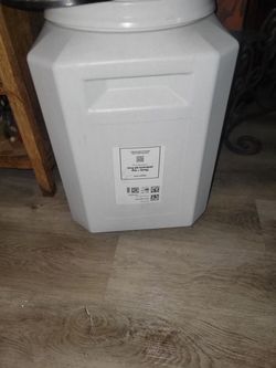 Xlll vault top container