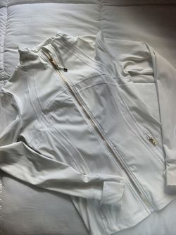 white and gold lululemon size 8