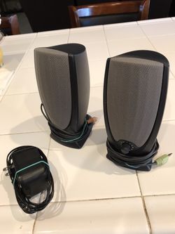 Powered computer Speakers
