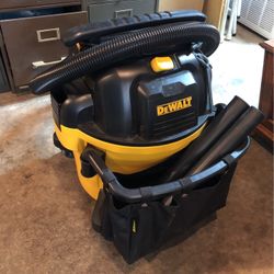 DeWalt 9 Gallon Wet Dry Vacuum 