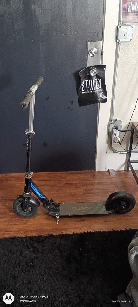 Razor Air push scooter