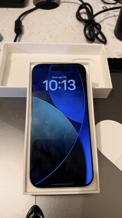 iPhone 17 Pro de 256 GB, desbloqueado, color plata.