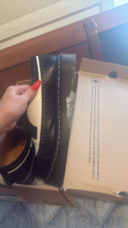 Newish Doc Martins 100.00 Cost 200.00 1-00 Firm