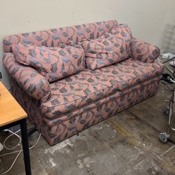 Free Pink Retro Couch Great Condition