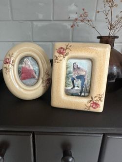 Small vintage ceramic frames