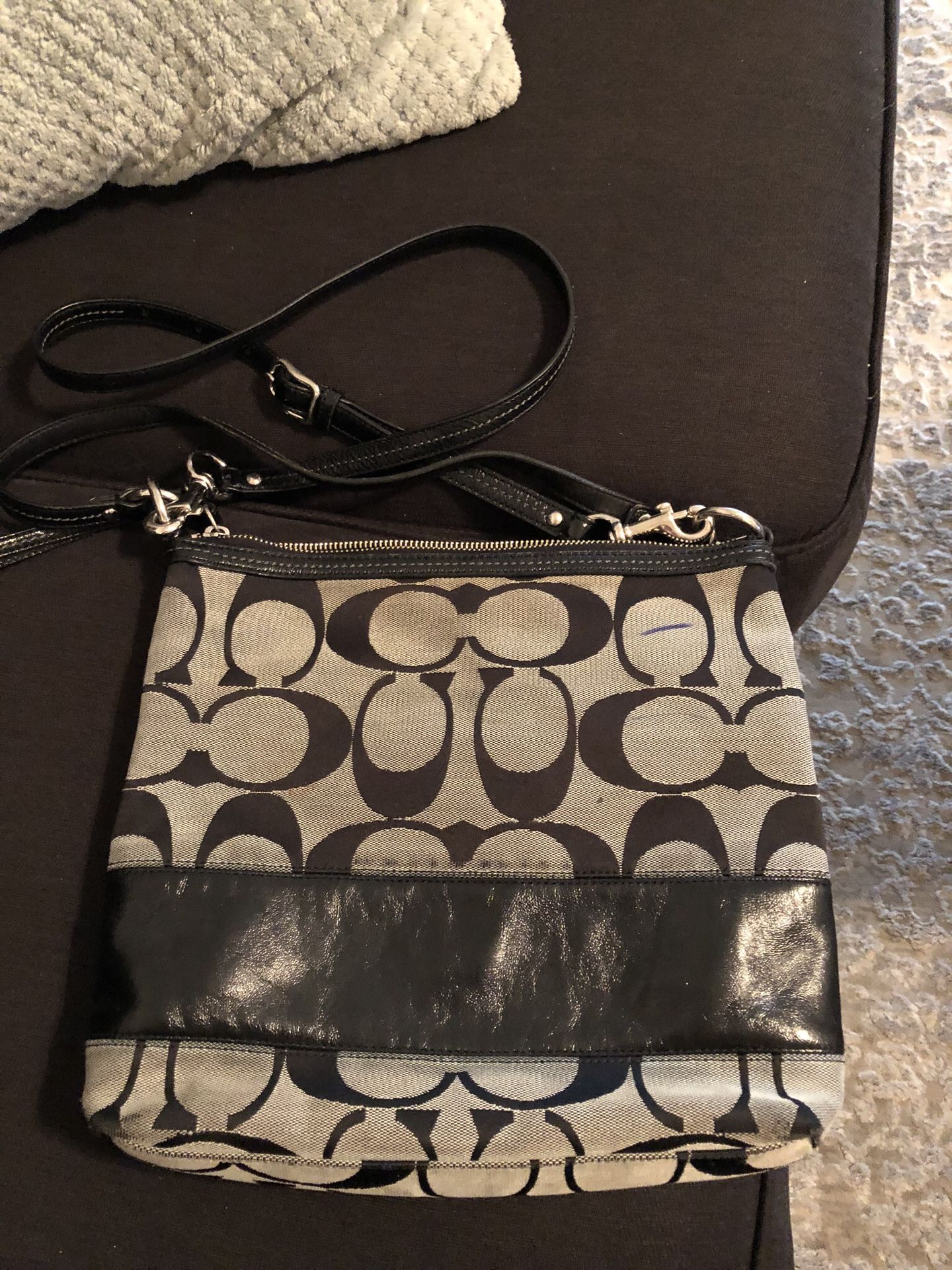 Authentic Coach Crossbody Signature Swingpack Handbag